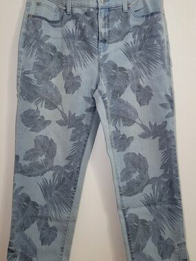 Chico's Perfect Stretch Girlfriend Slim Crop Size 10 BNWT